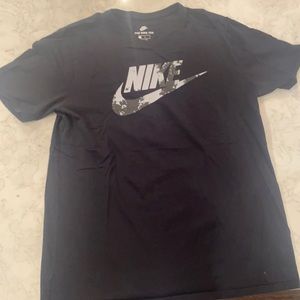 Men’s Large Nike Tshirt Like New